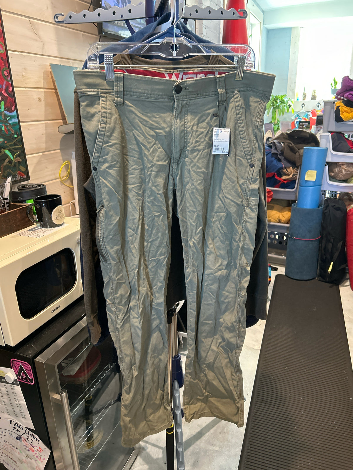Men's Size 32x30 Wrangler Hiking Pants