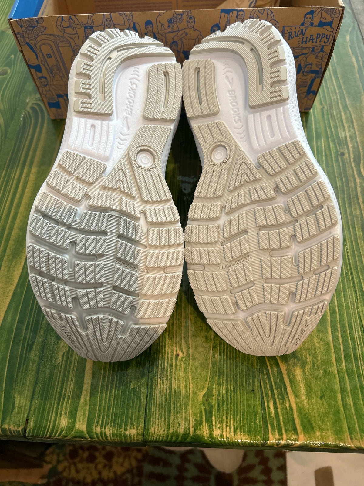 Women's Size 8.5 Brooks Ghost 16 Running Shoes