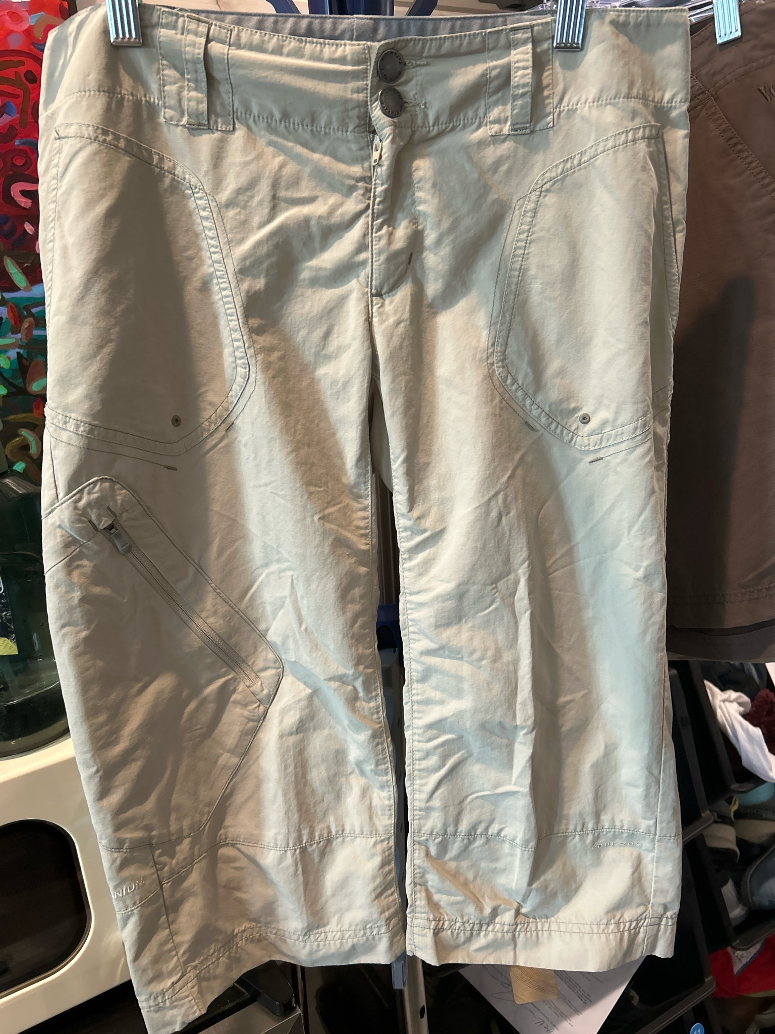 Size 8 Columbia Titanium Capris Pants