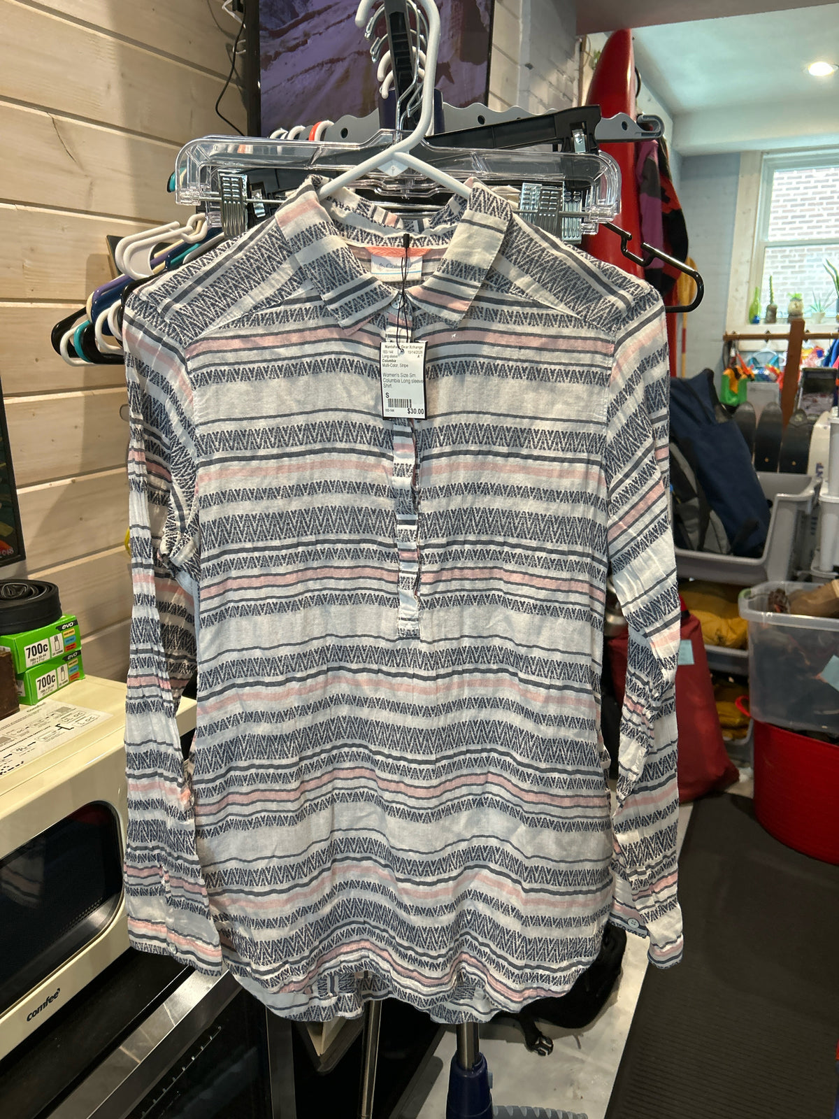 Women's Size Sm. Columbia Long sleeve Shirt