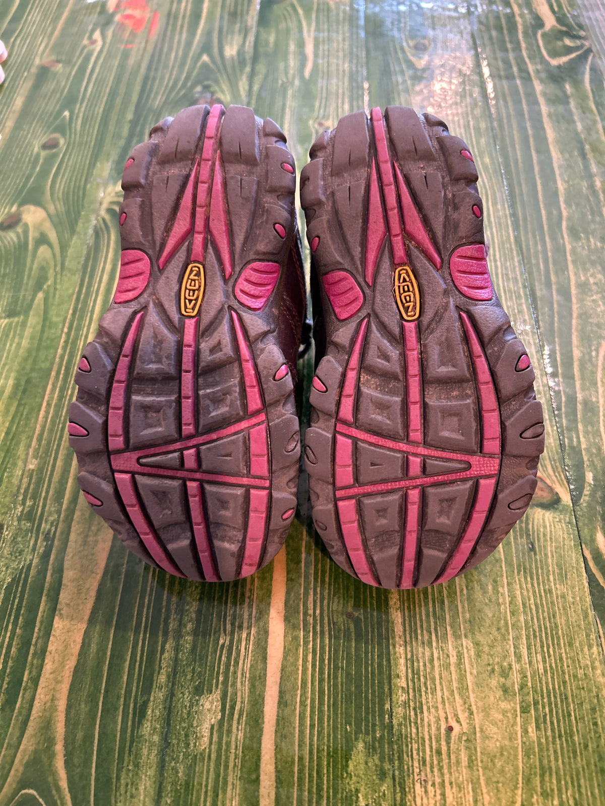 Keen Size 11 Oakridge Low Waterproof Hiking  Kids shoe