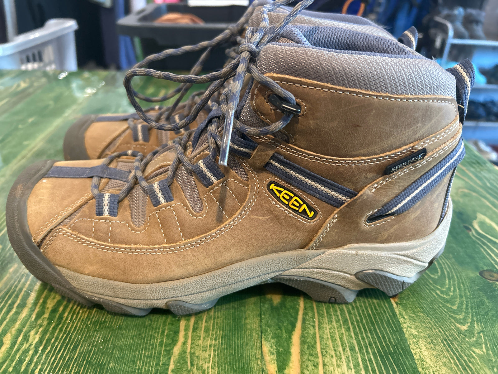 Womens 9.5 Keen Targhee II Hiking Shoe