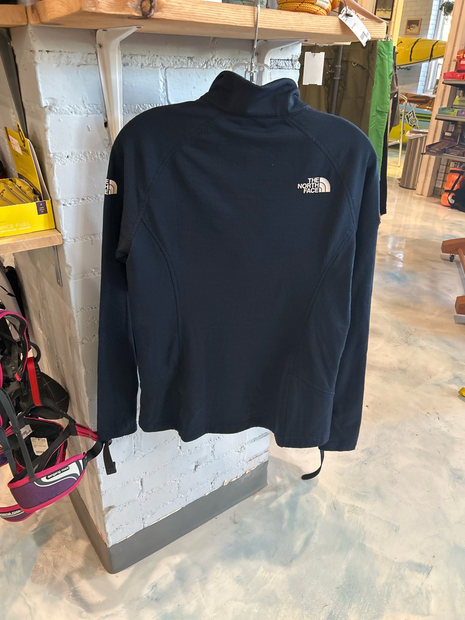 The North FAce women's quarter zip grid lined thermal pull over size Medium
