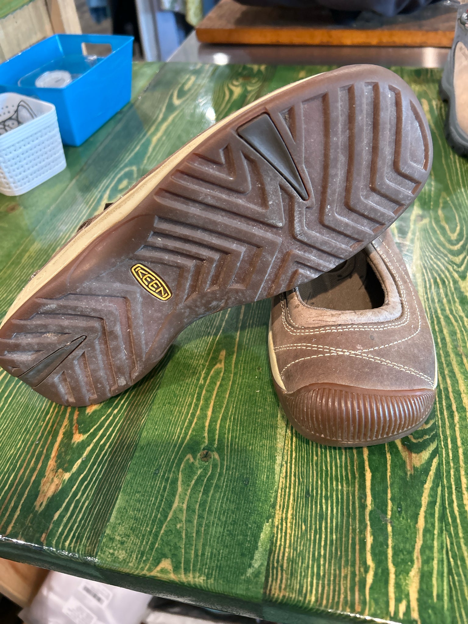 Keen Size 8 brown Shoes