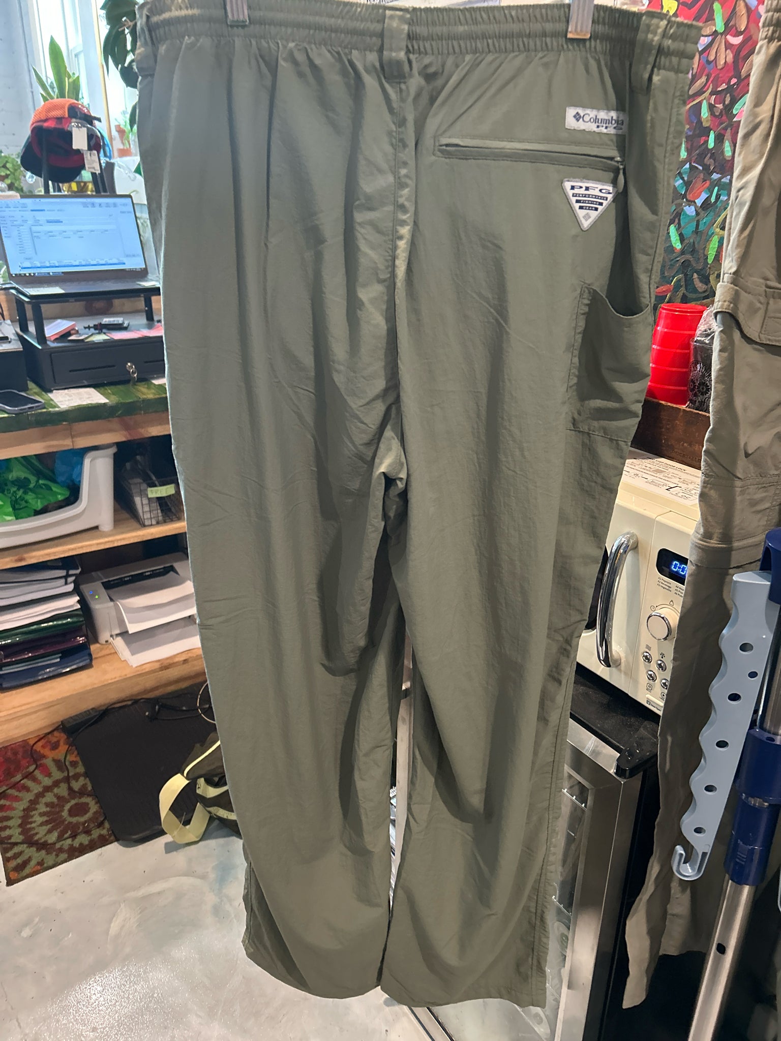 Size L Columbia Omni-Shade PFG  Pants