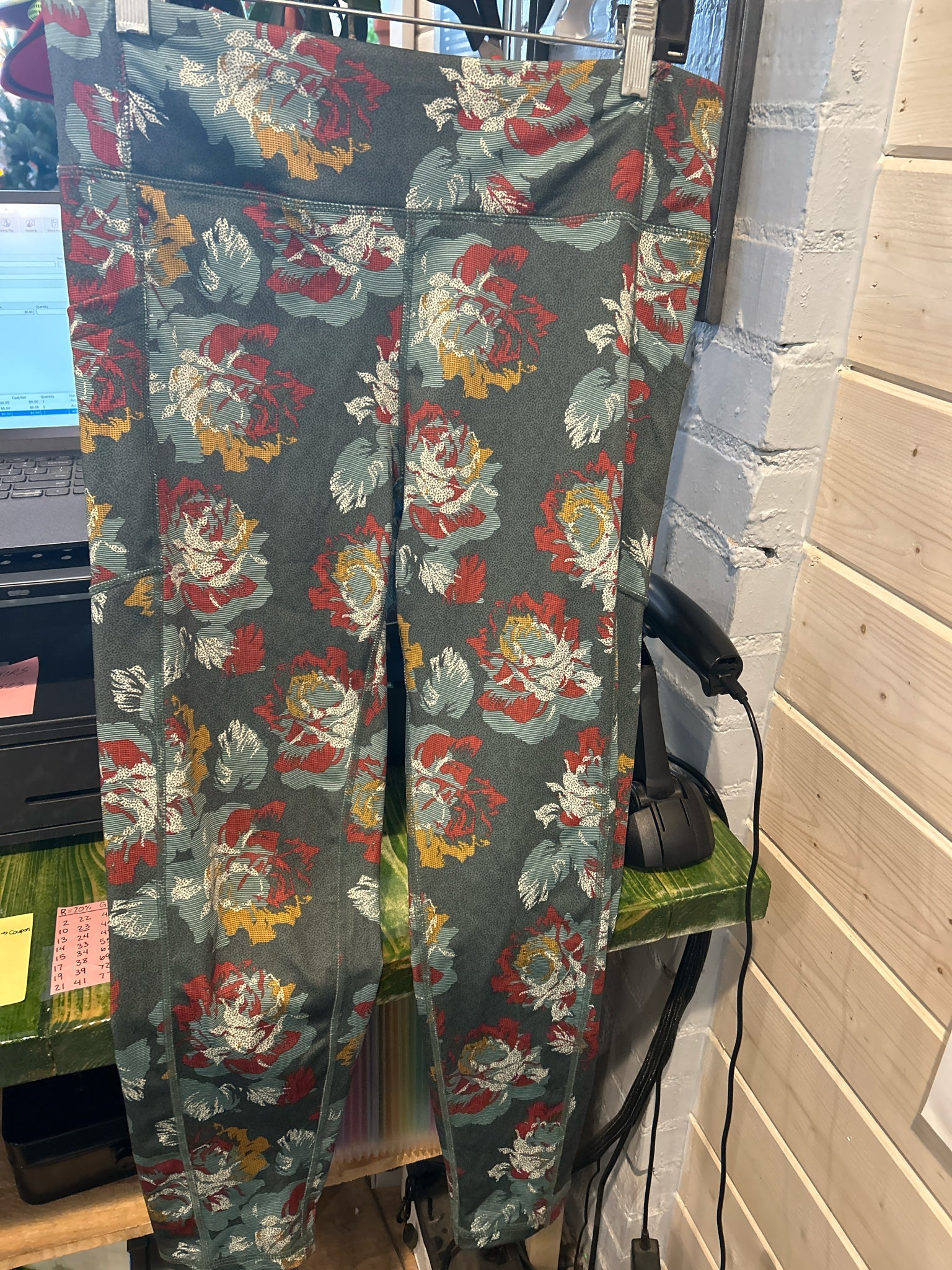 Size L Pro Player Leggings