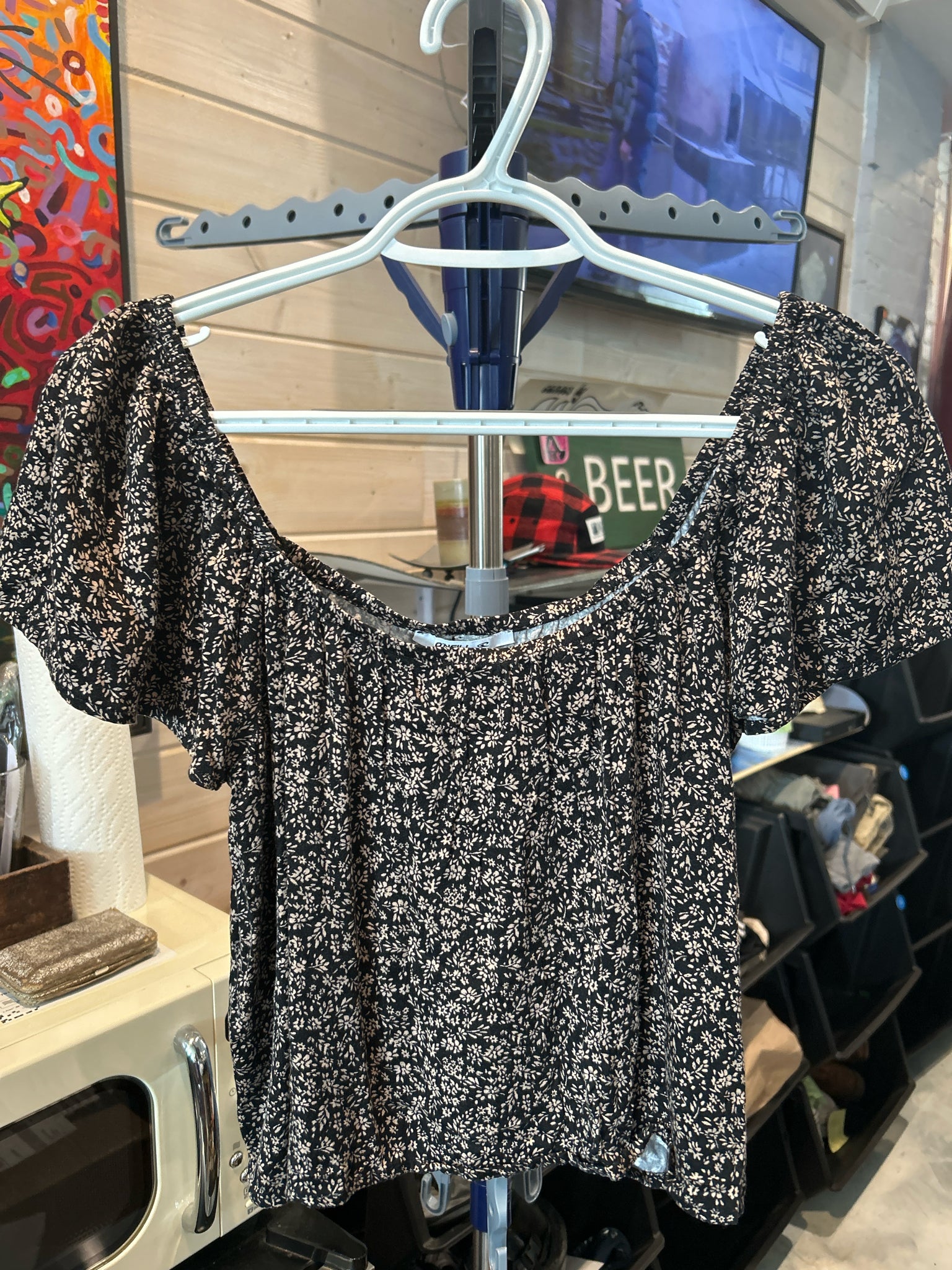 Size M O'Neill Floral Puff Sleeve Crop Top