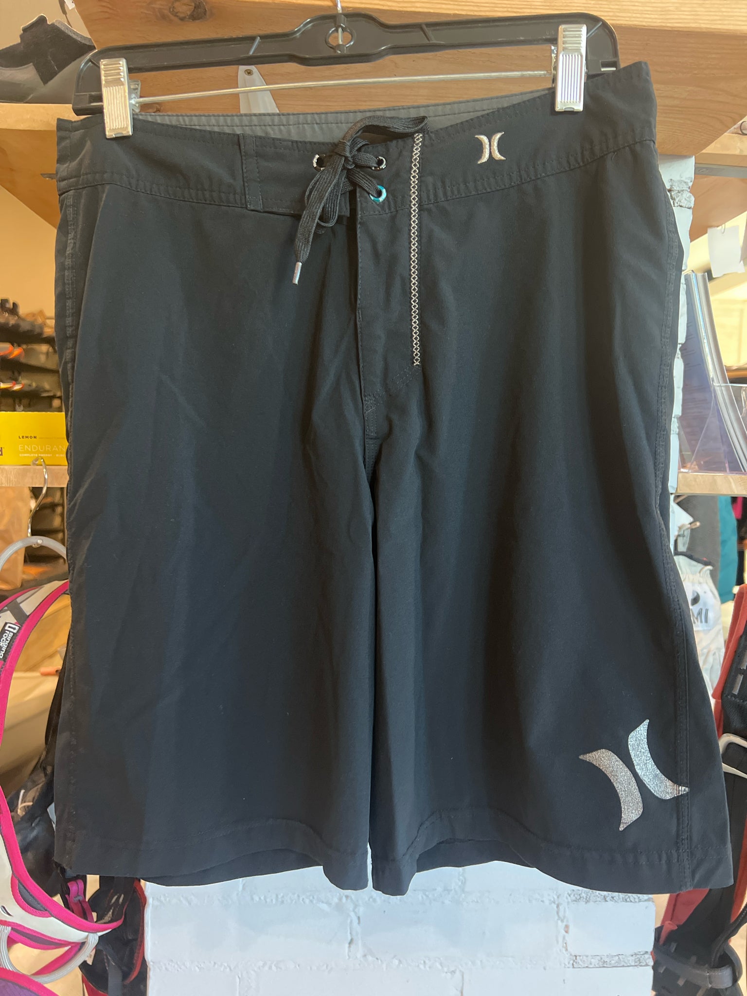 Size M Hurley 9 in Board Shorts