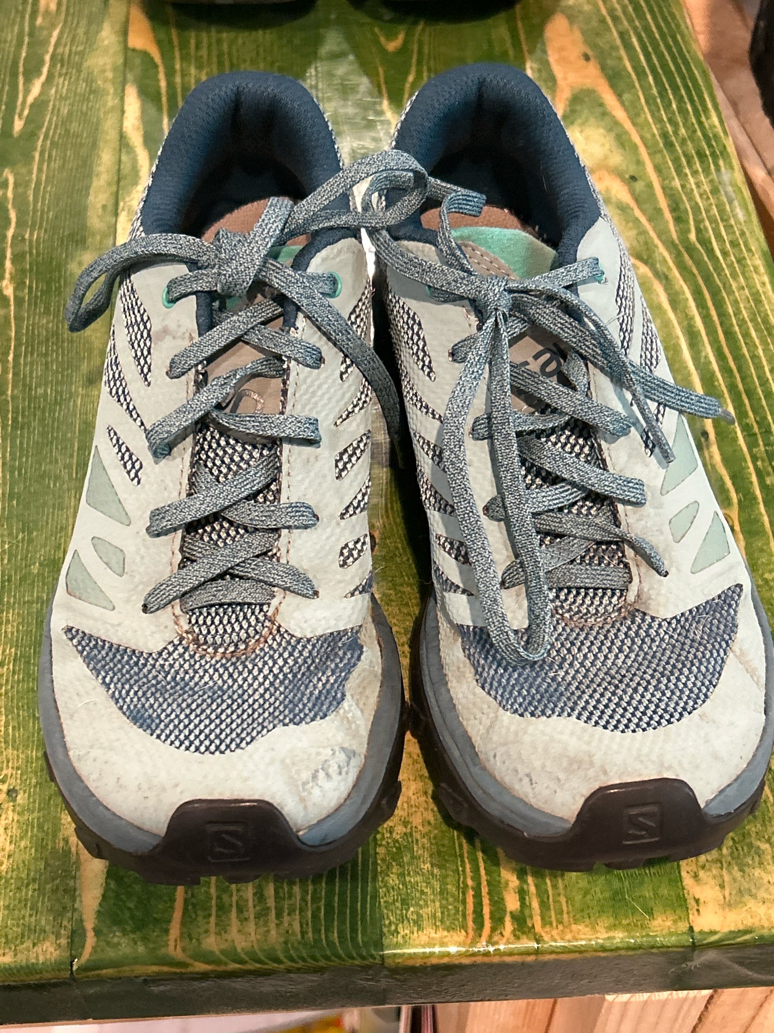 Salomon Size 7 Blue Shoes