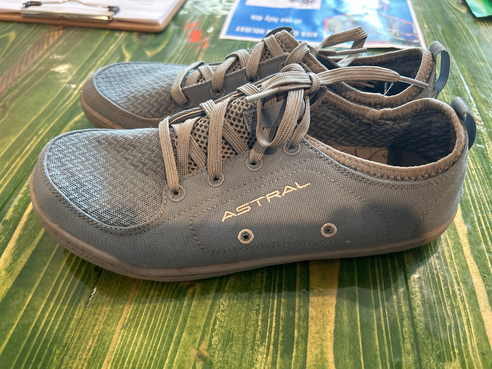 Astral Designs W Size 7 Loyaks River Shoes