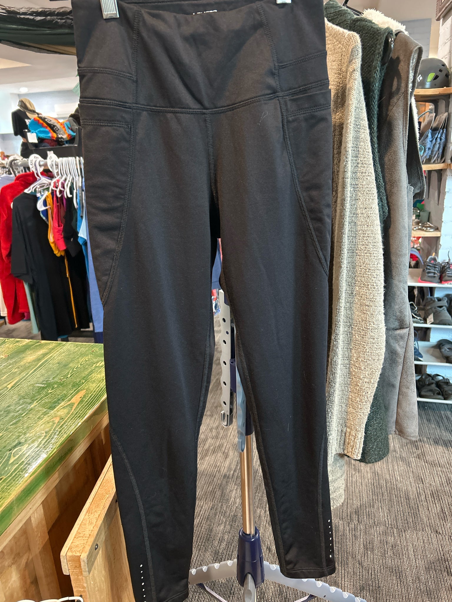 Size XS Layer 8 Leggings