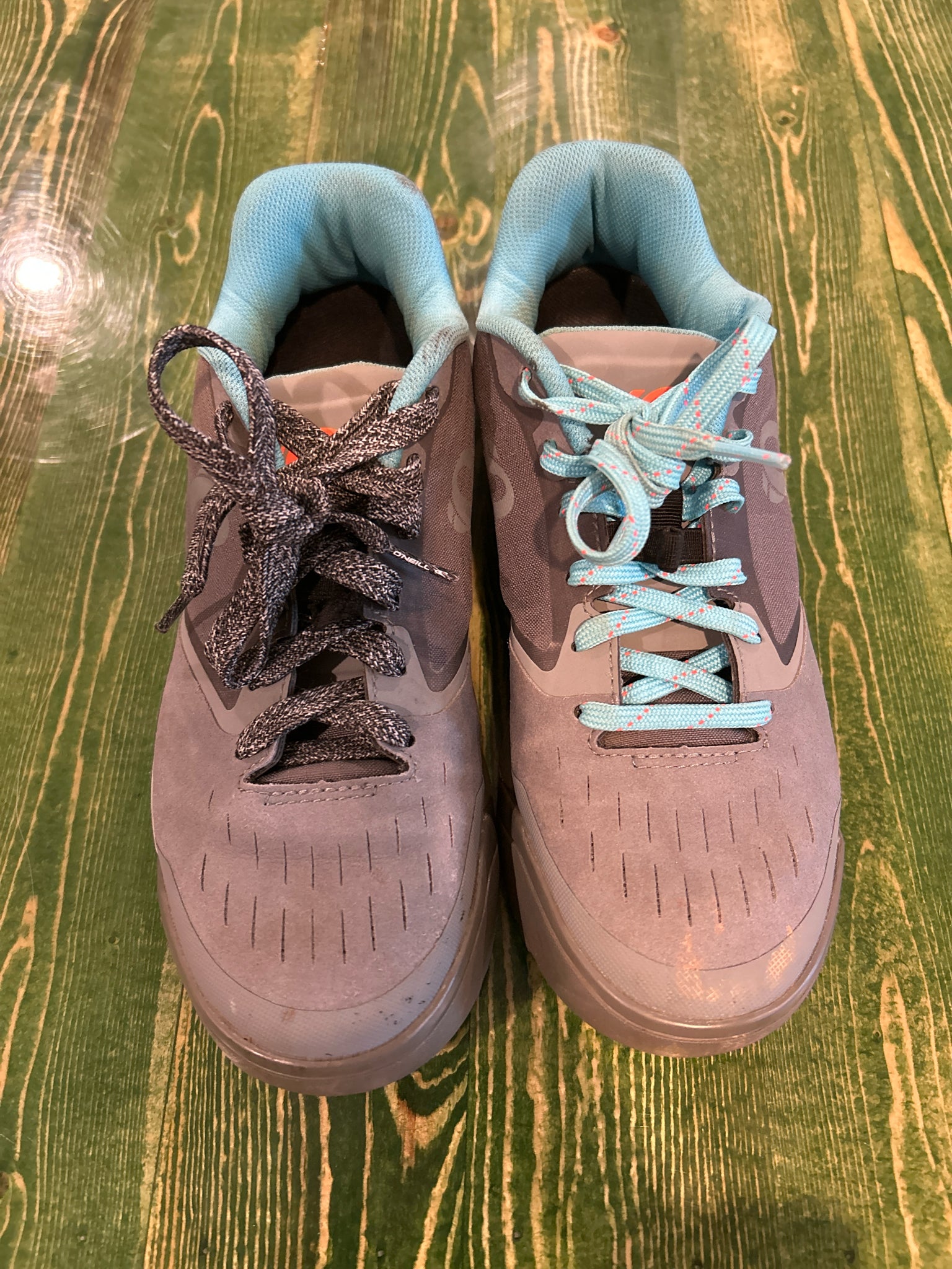 Pearl Izumi Size 9 Gray Shoes