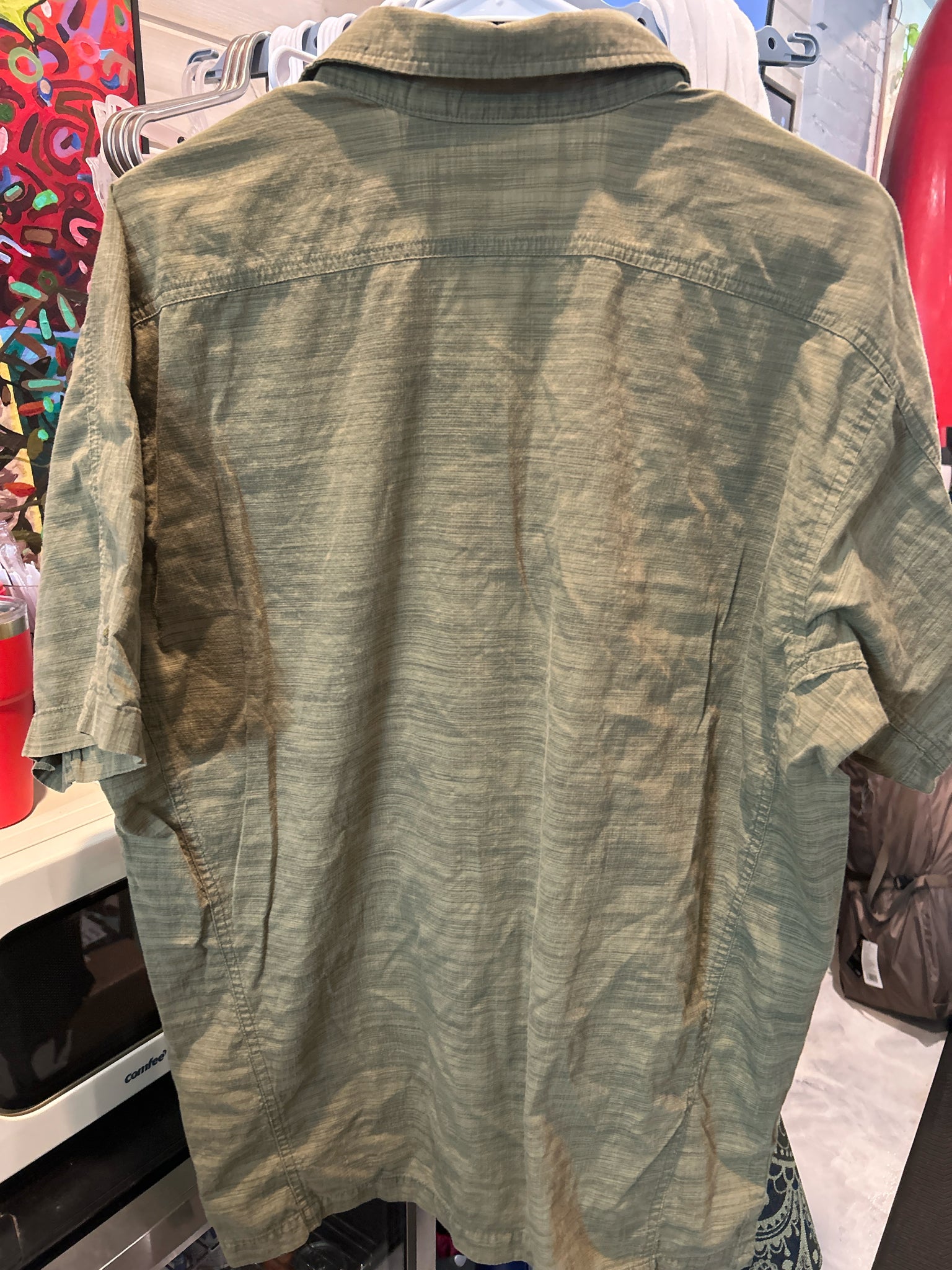 Size L Mountain Hardwear Short Sleeve Shirt