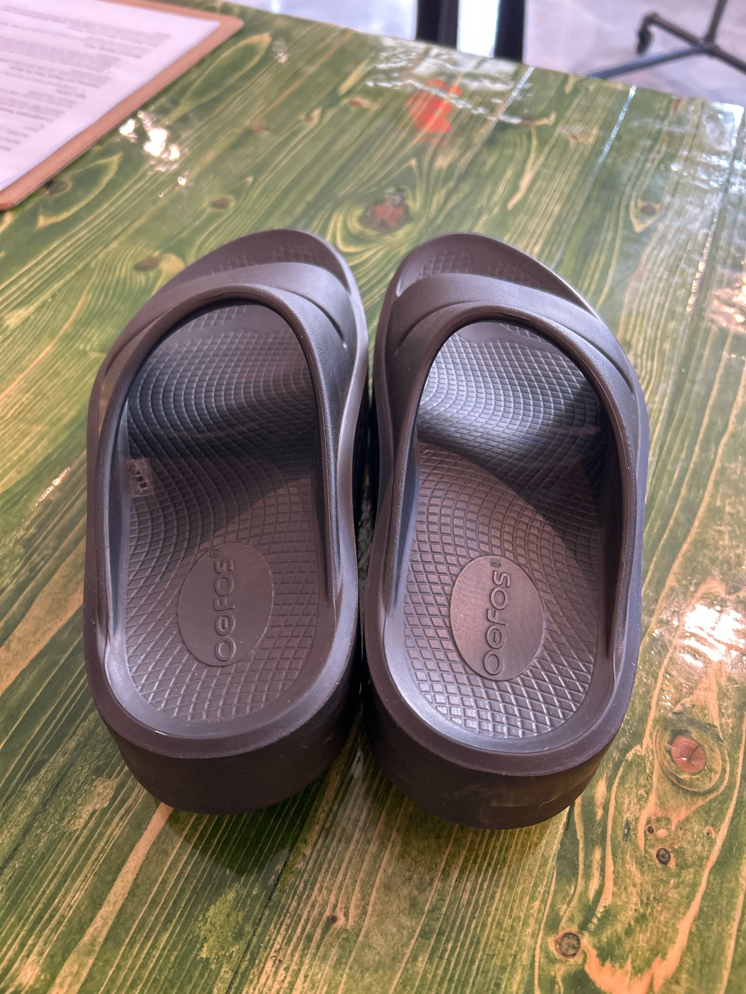 9 Oofos Recovery Sandals