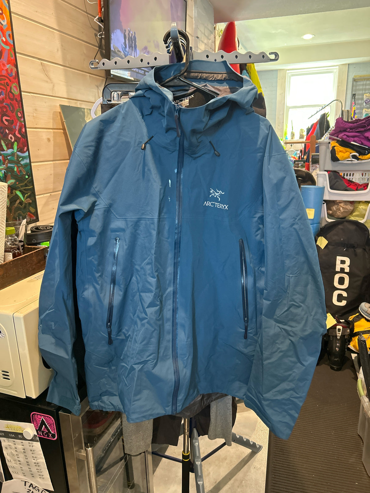 Men's Size Lg. Arc'teryx Beta Waterproof Shell Rain Jacket