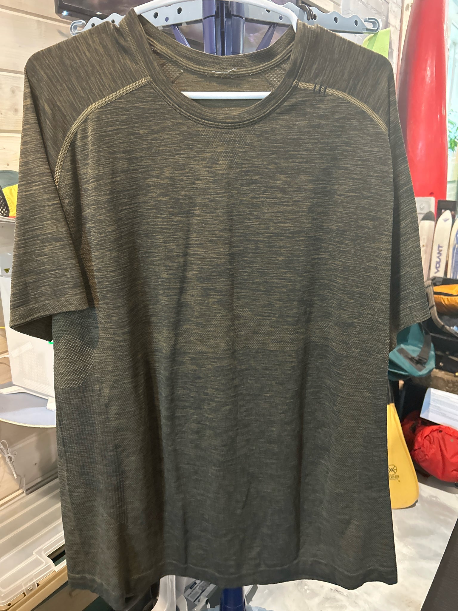 Lululemon Size L Shirt