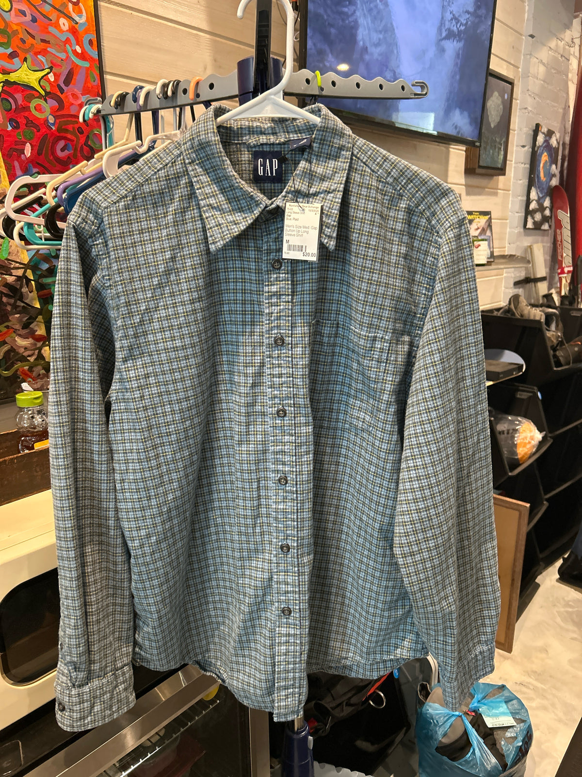 Men's Size Med. Gap Button Up Long Sleeve Shirt