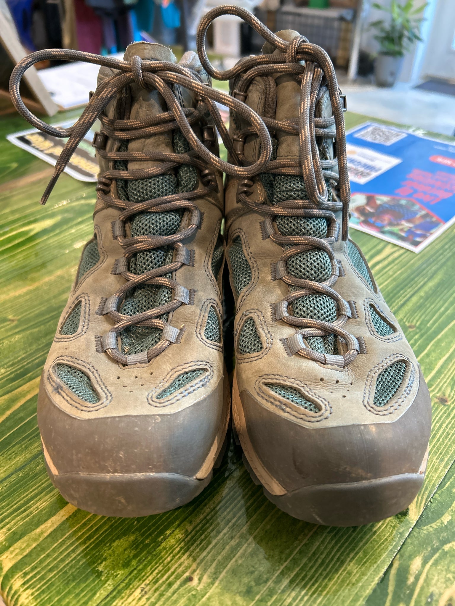 9.5 Vasque hiking shoe