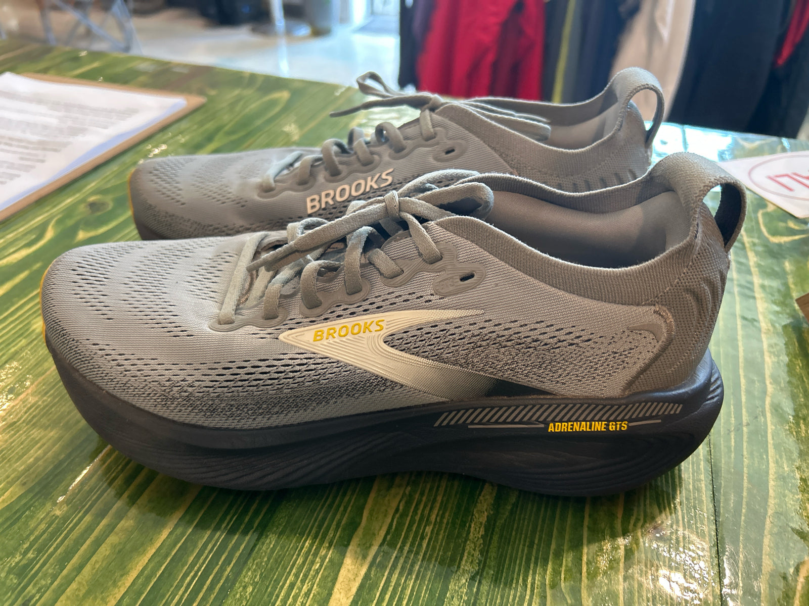 Brooks Adrenaline GTS Running Size 9 Grey Shoes