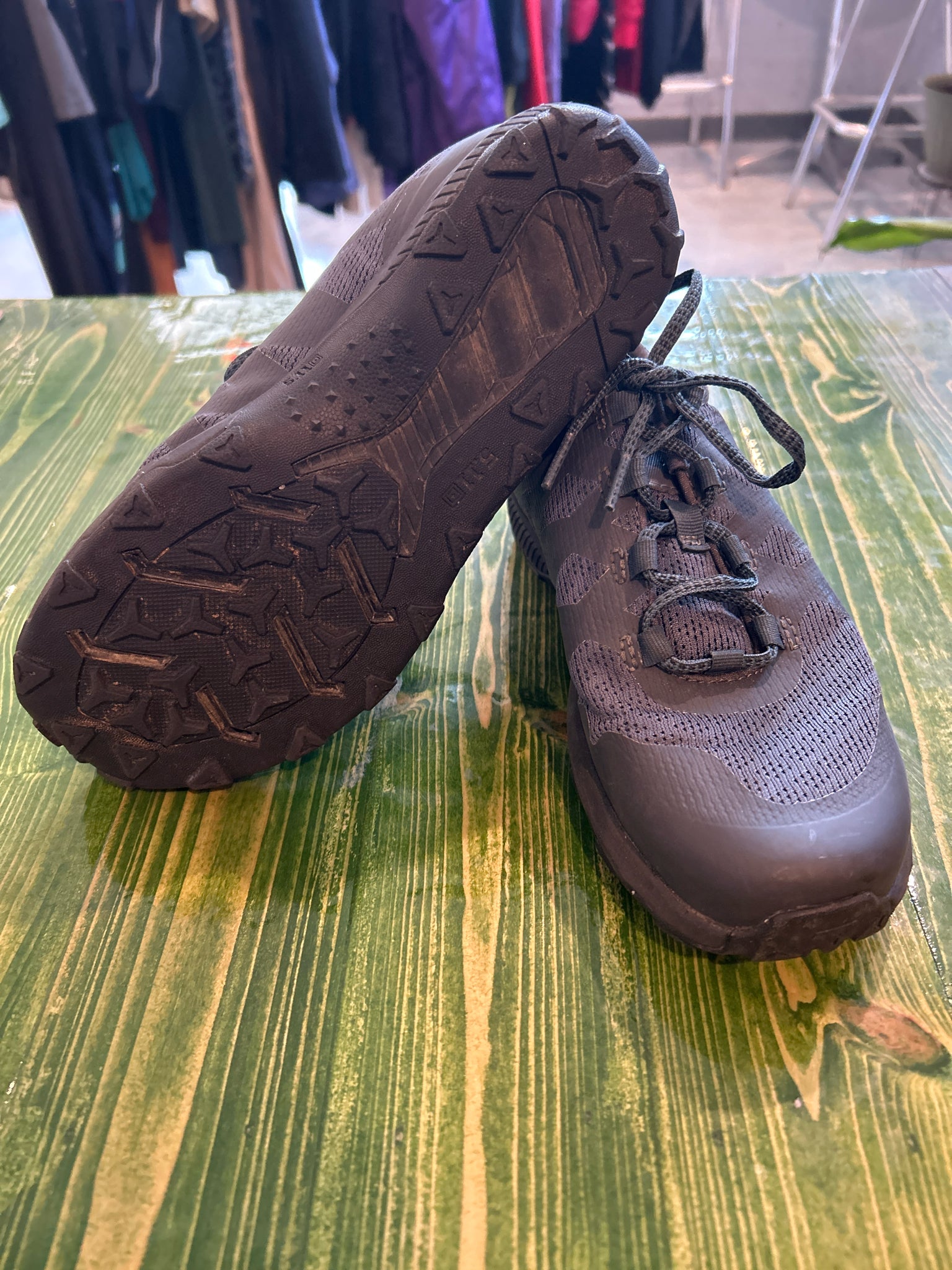 5.11 Size 6 Blue Shoes