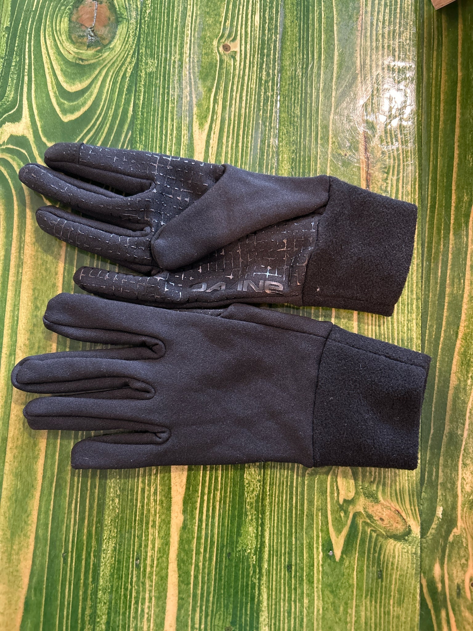 Size M dakine Gloves