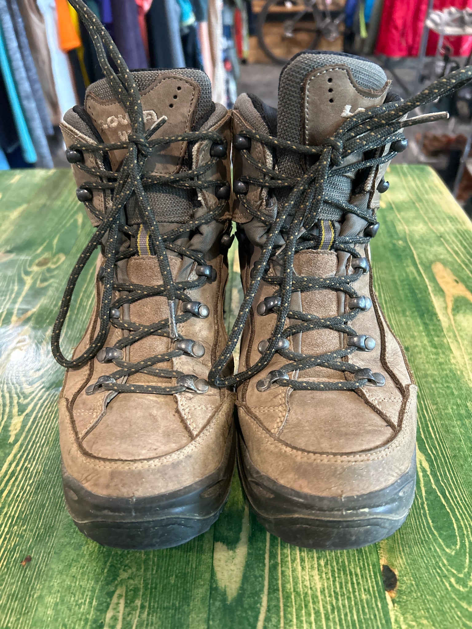Lowa Renegade GTX Mid Hiking Boots