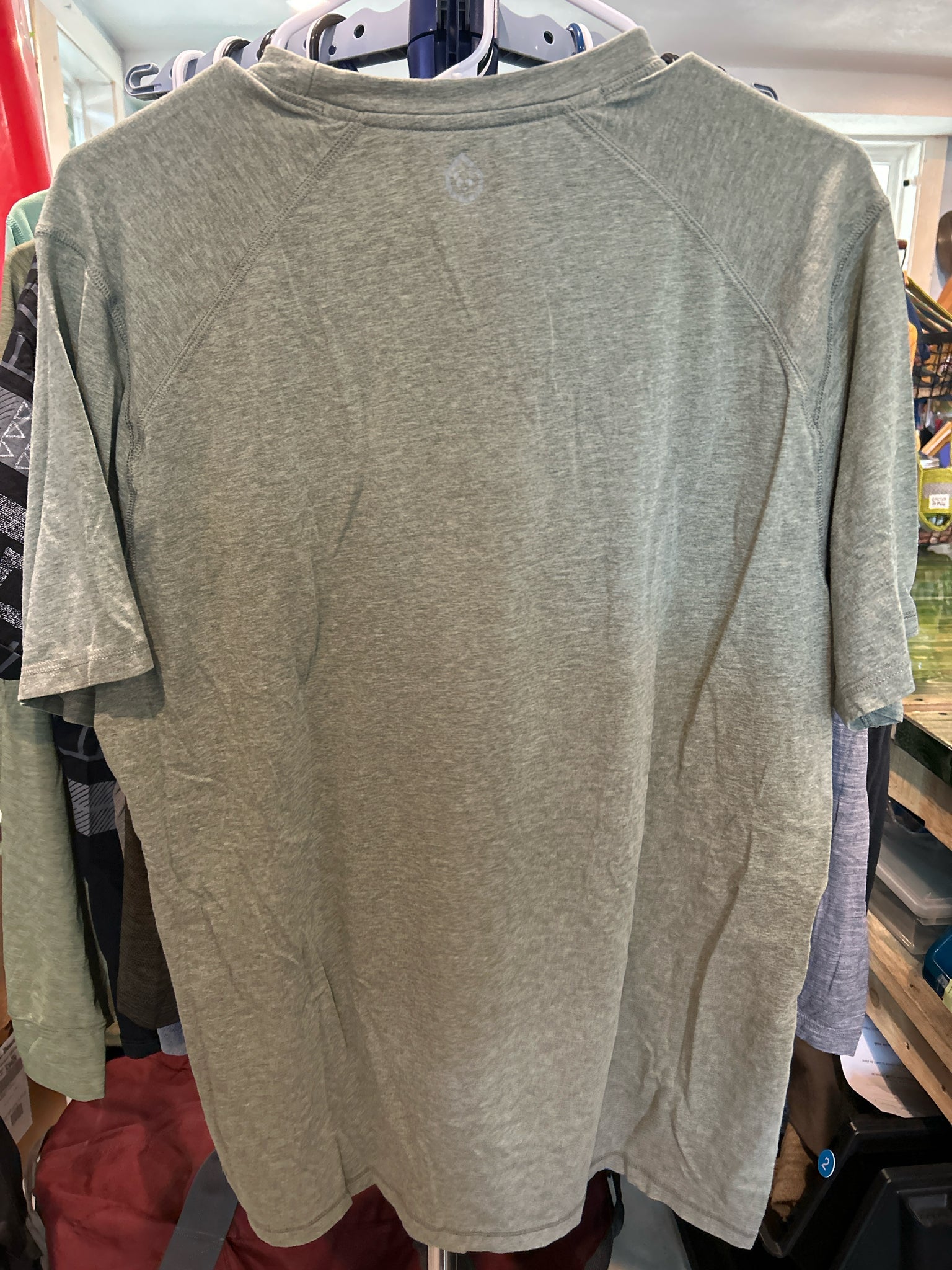 Tasc Performance Size XL Shirt