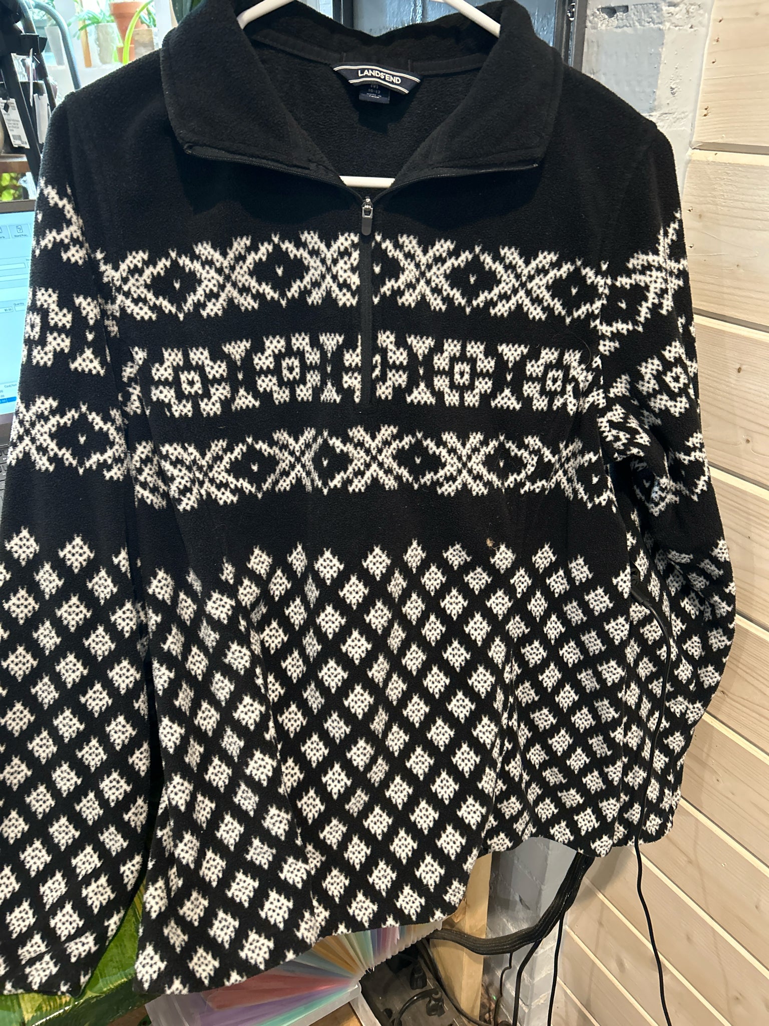 Size M Lands End Sweater