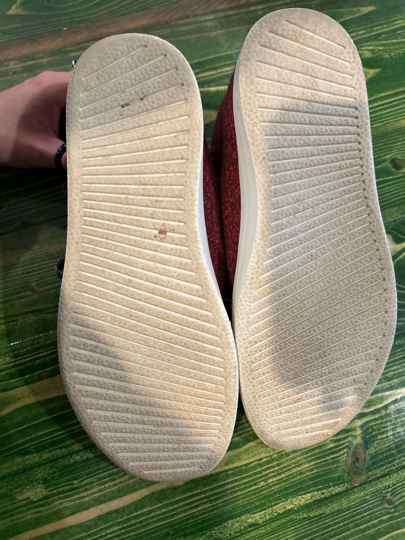 Allbirds Size 9 Burgundy Shoes