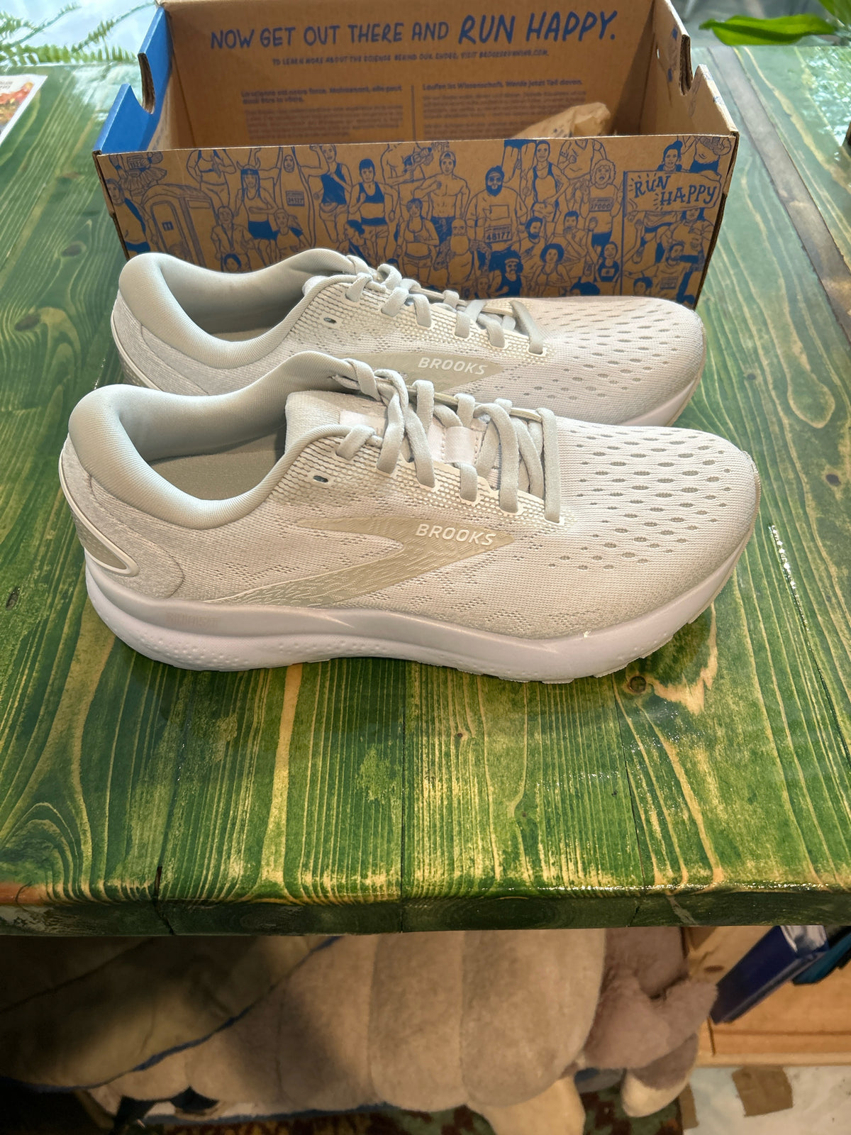 Women's Size 8.5 Brooks Ghost 16 Running Shoes
