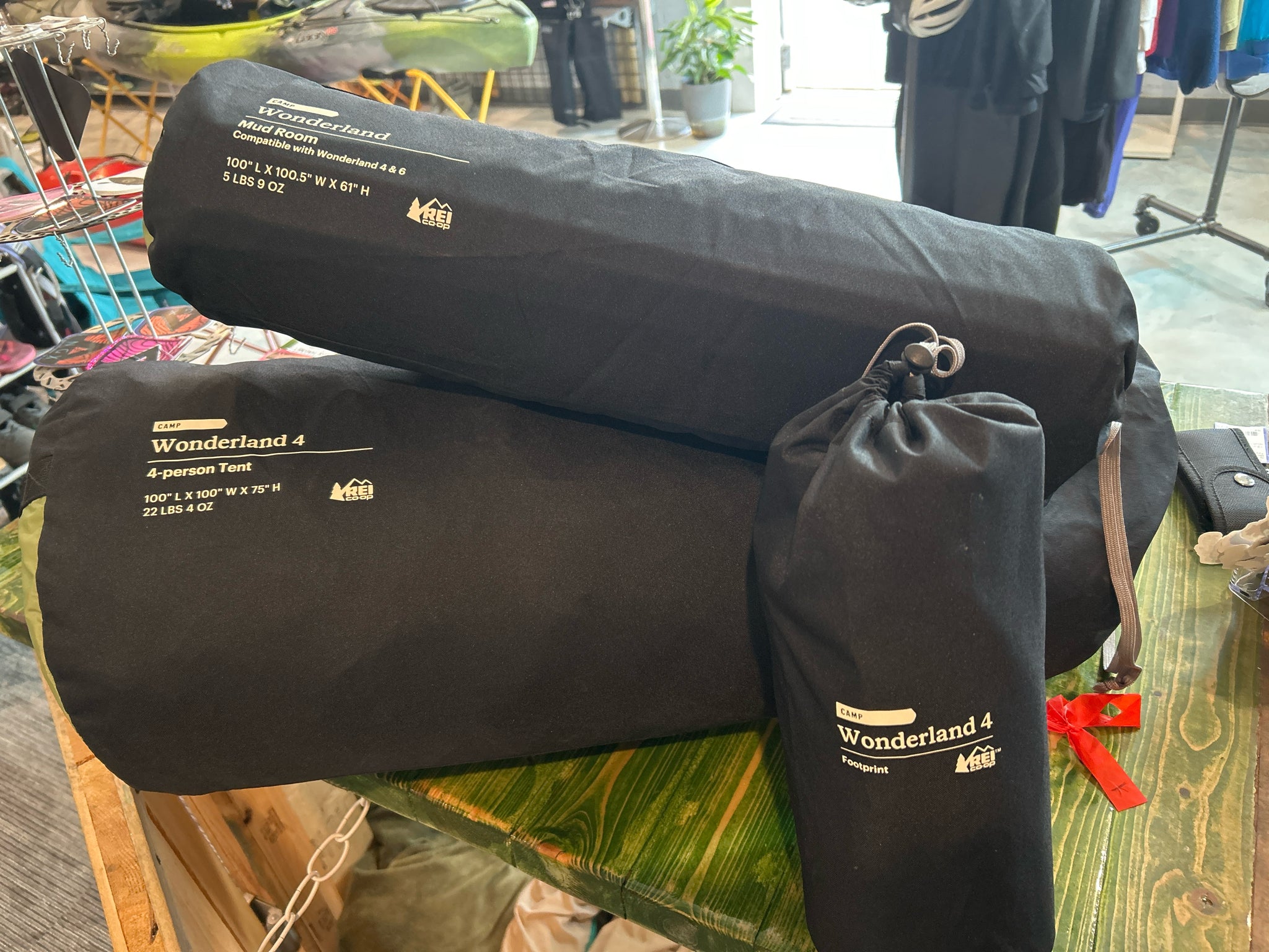 REI Wonderland 4 w/ Mud Room and Footprint