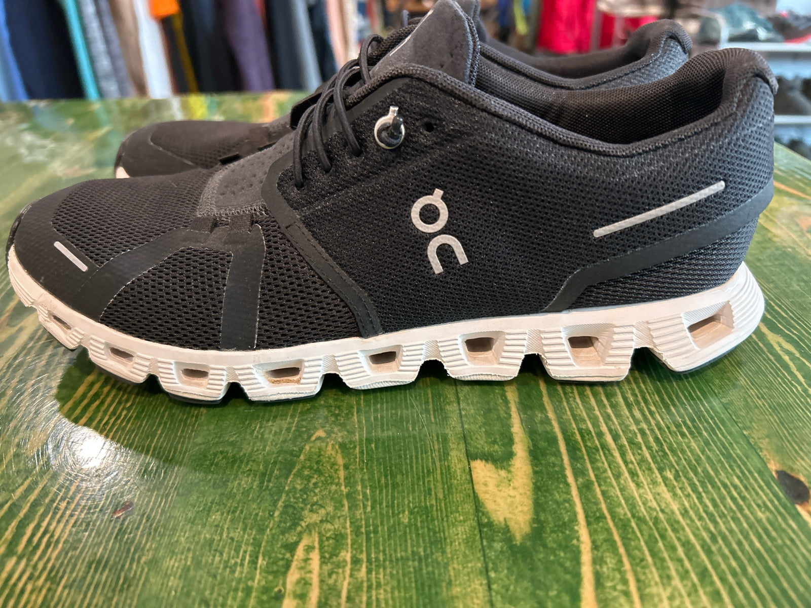 Swiss Engineering Womens Size 9 Black Running Shoes