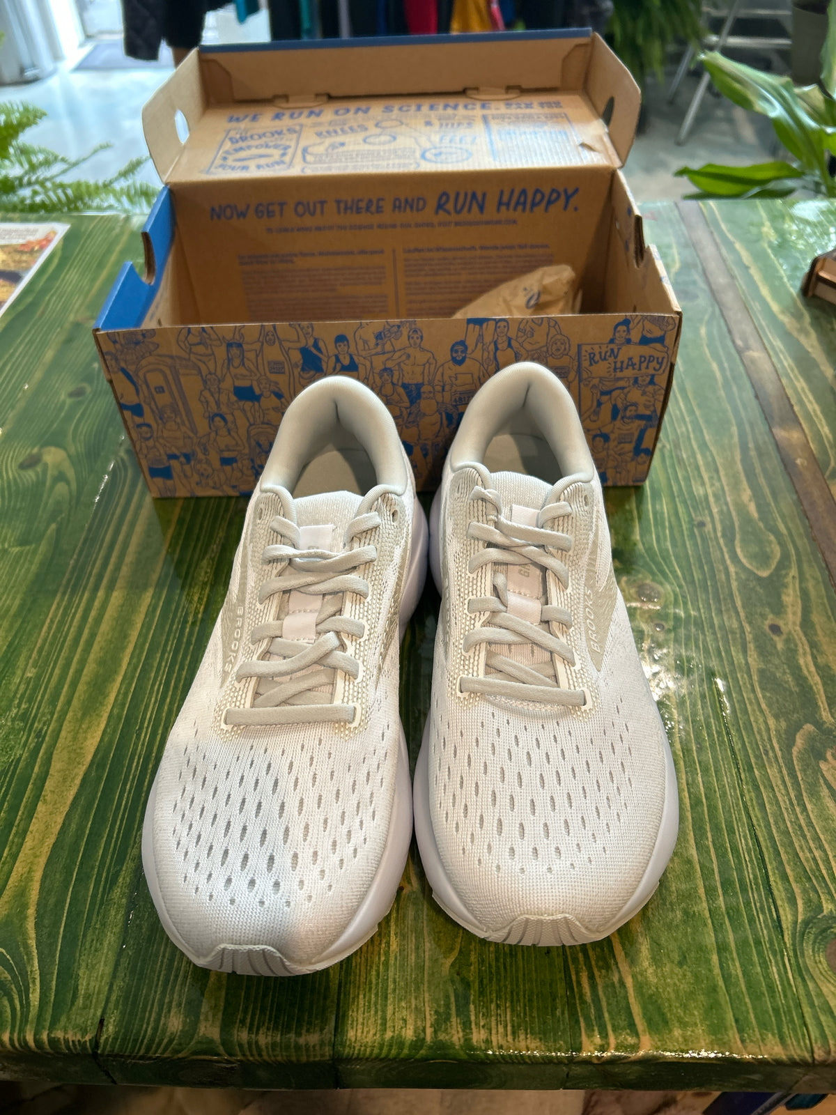 Women's Size 8.5 Brooks Ghost 16 Running Shoes
