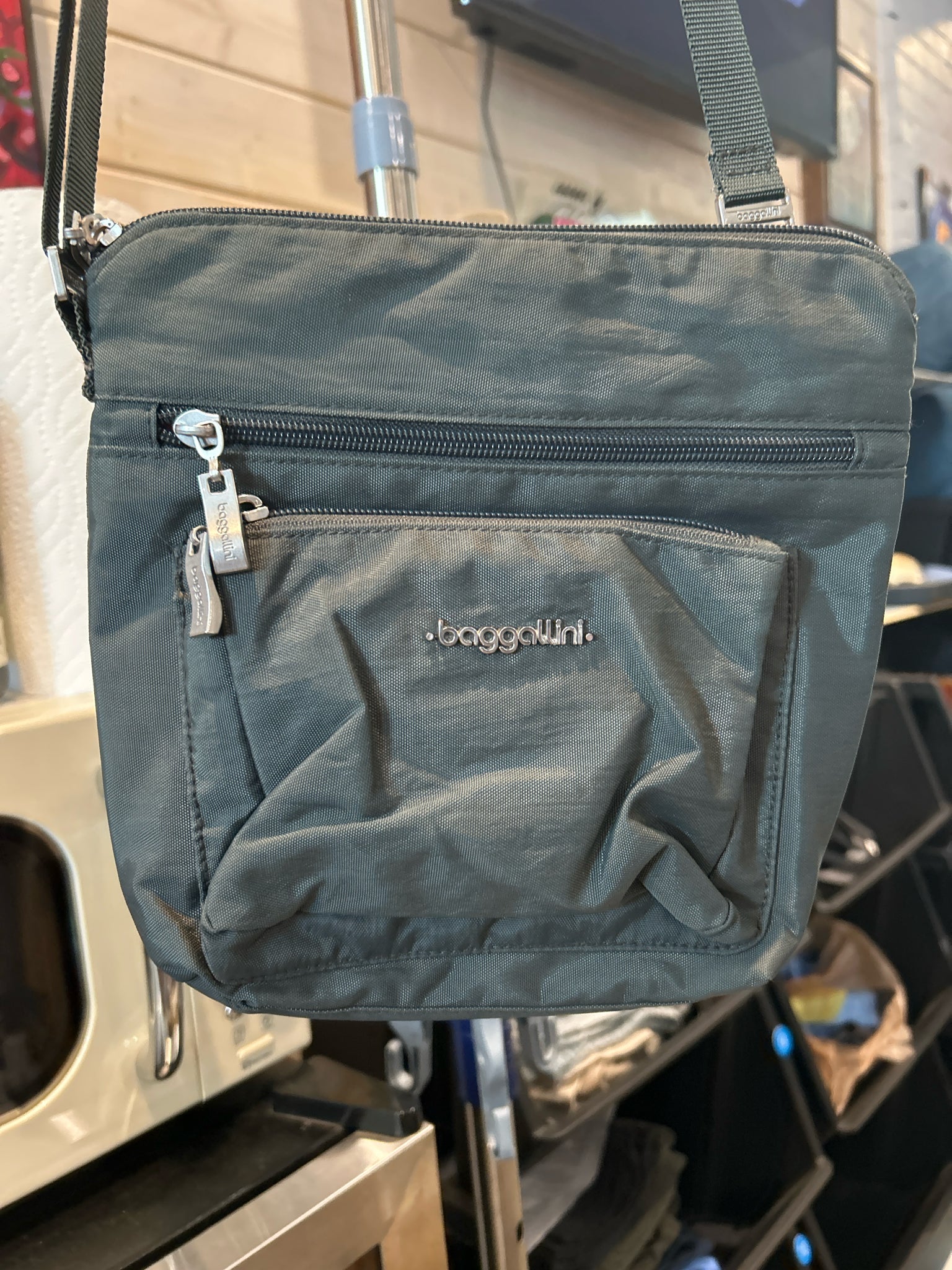 Baggallini Modern Pocket Crossbody Purse