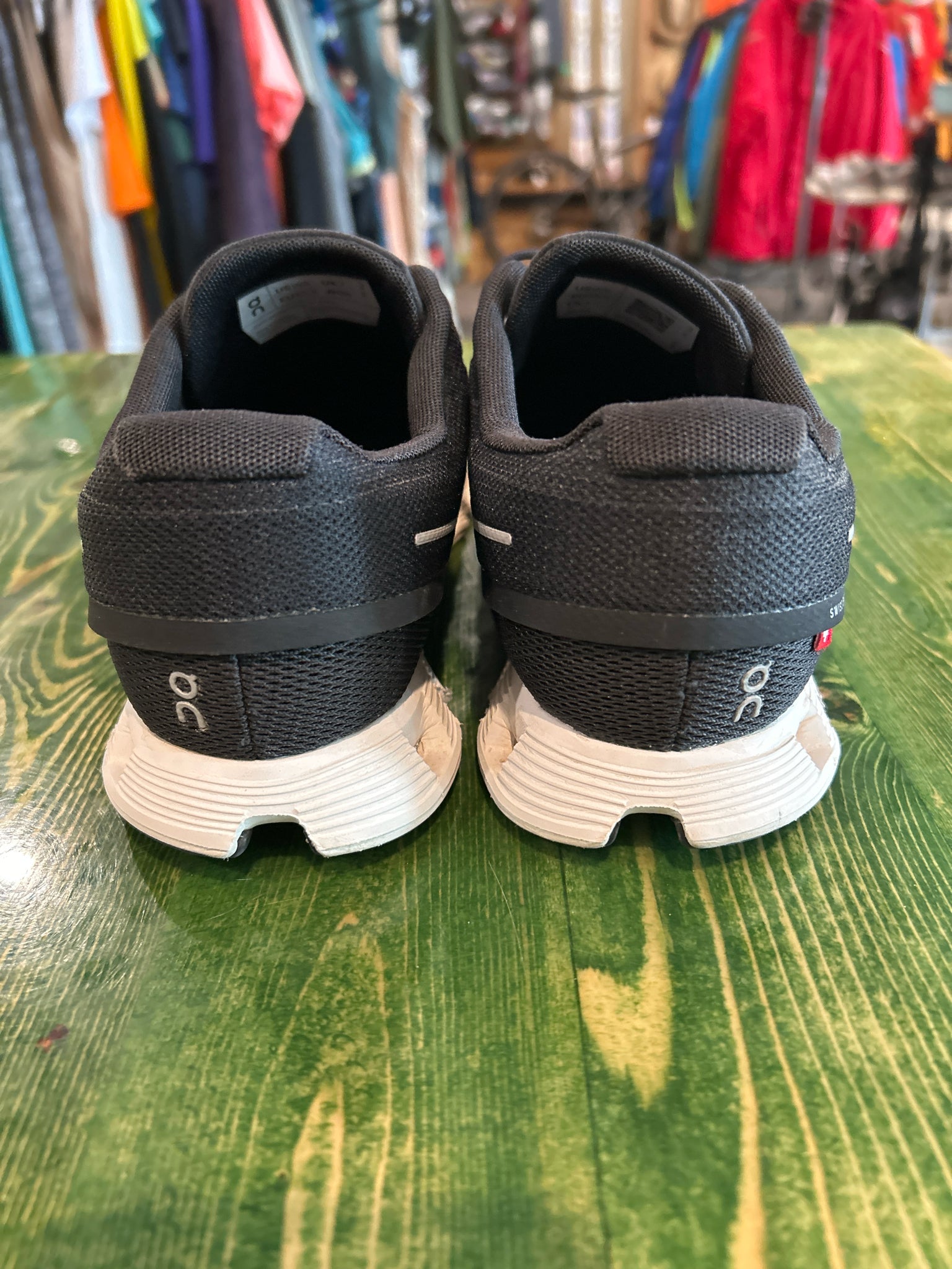 Swiss Engineering Womens Size 9 Black Running Shoes