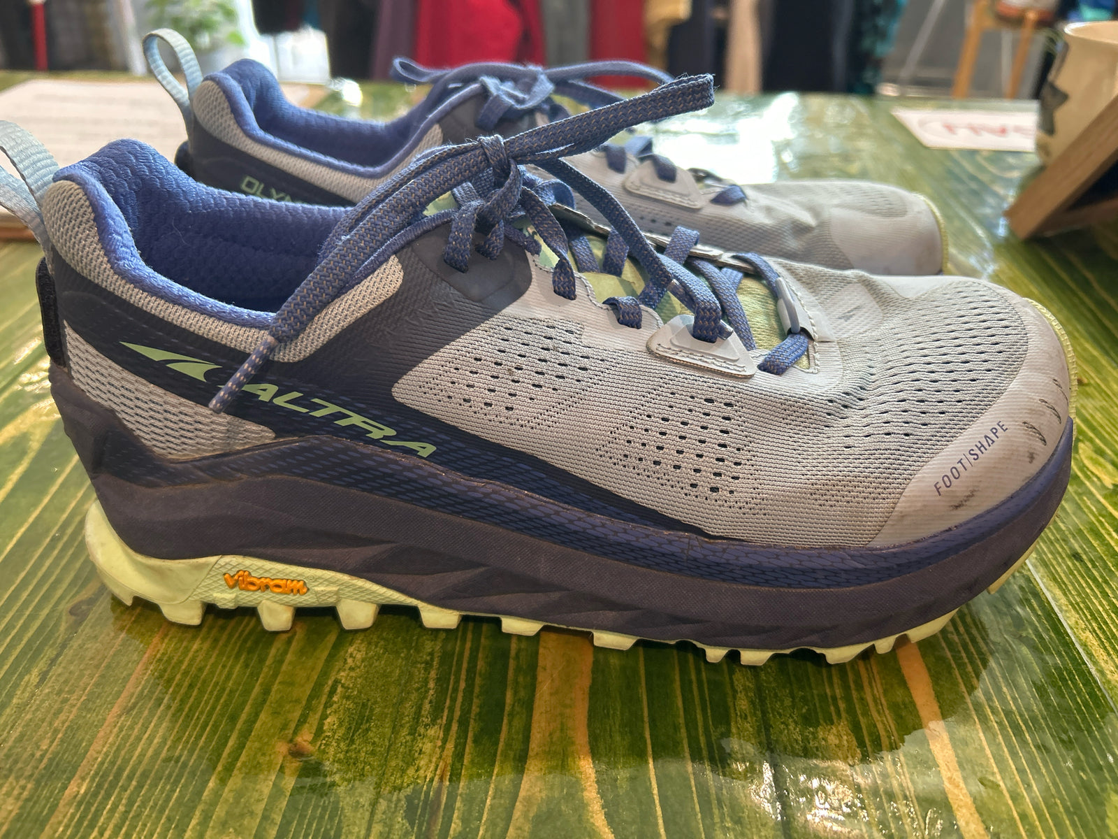 Altra Size 8 Olympus 4 Running Shoes