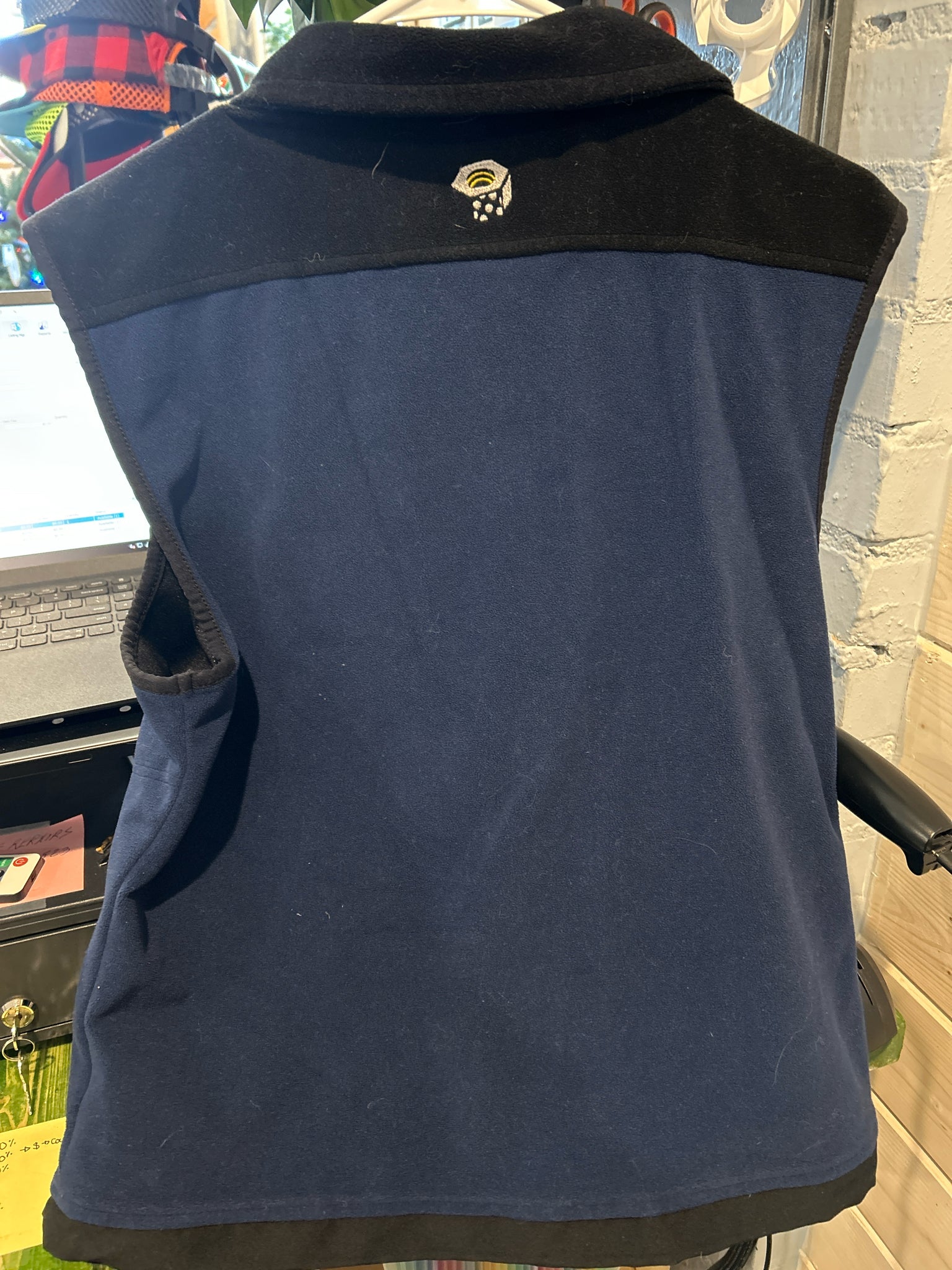 Size M Mountain Hardwear Vest