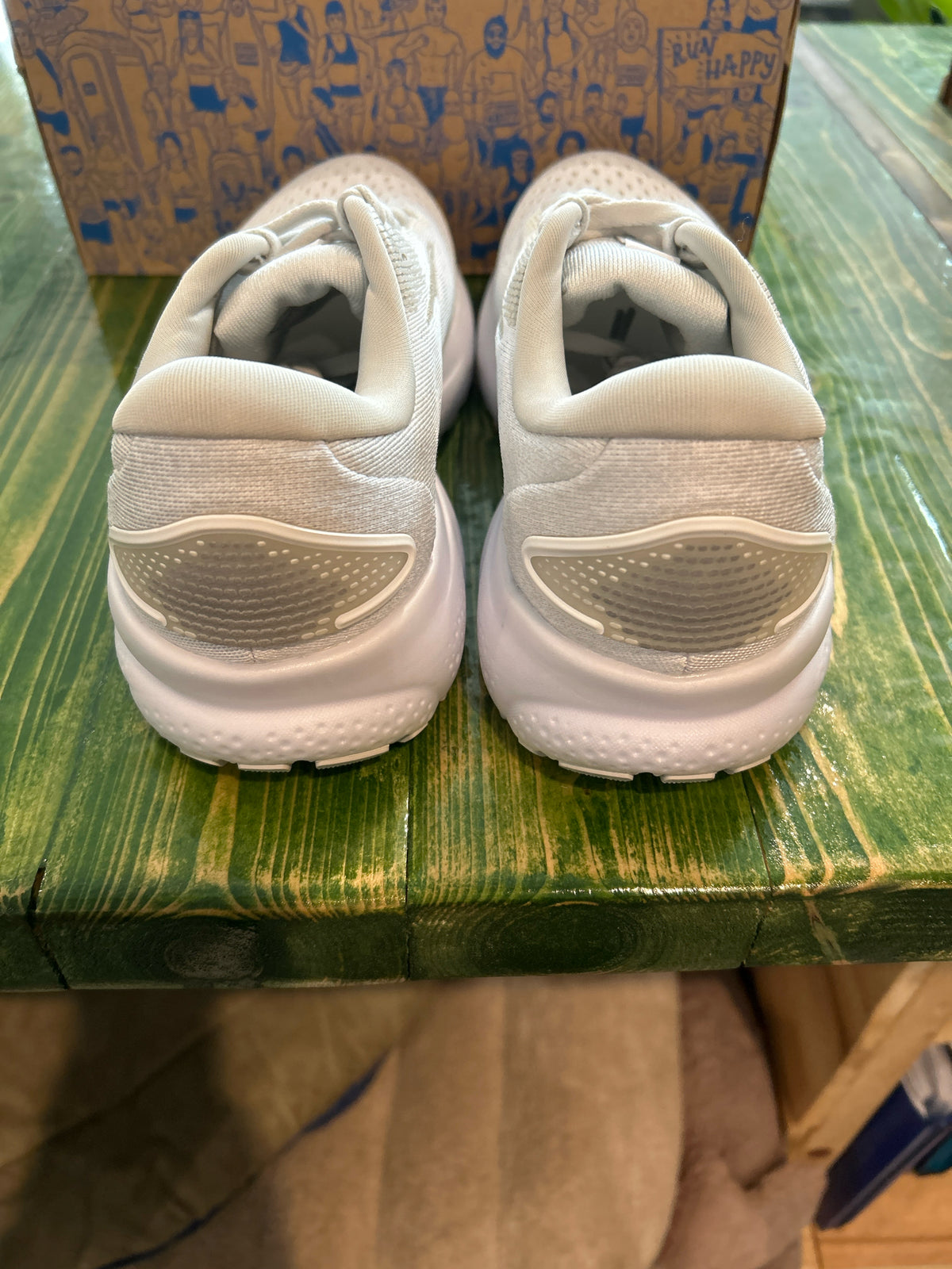Women's Size 8.5 Brooks Ghost 16 Running Shoes