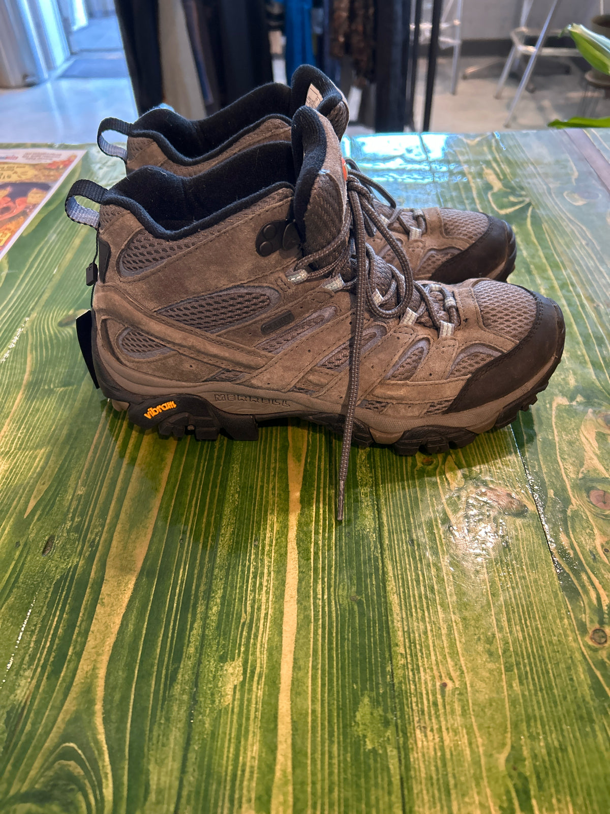 Women's Size 9 Merrell Hiking Shoes