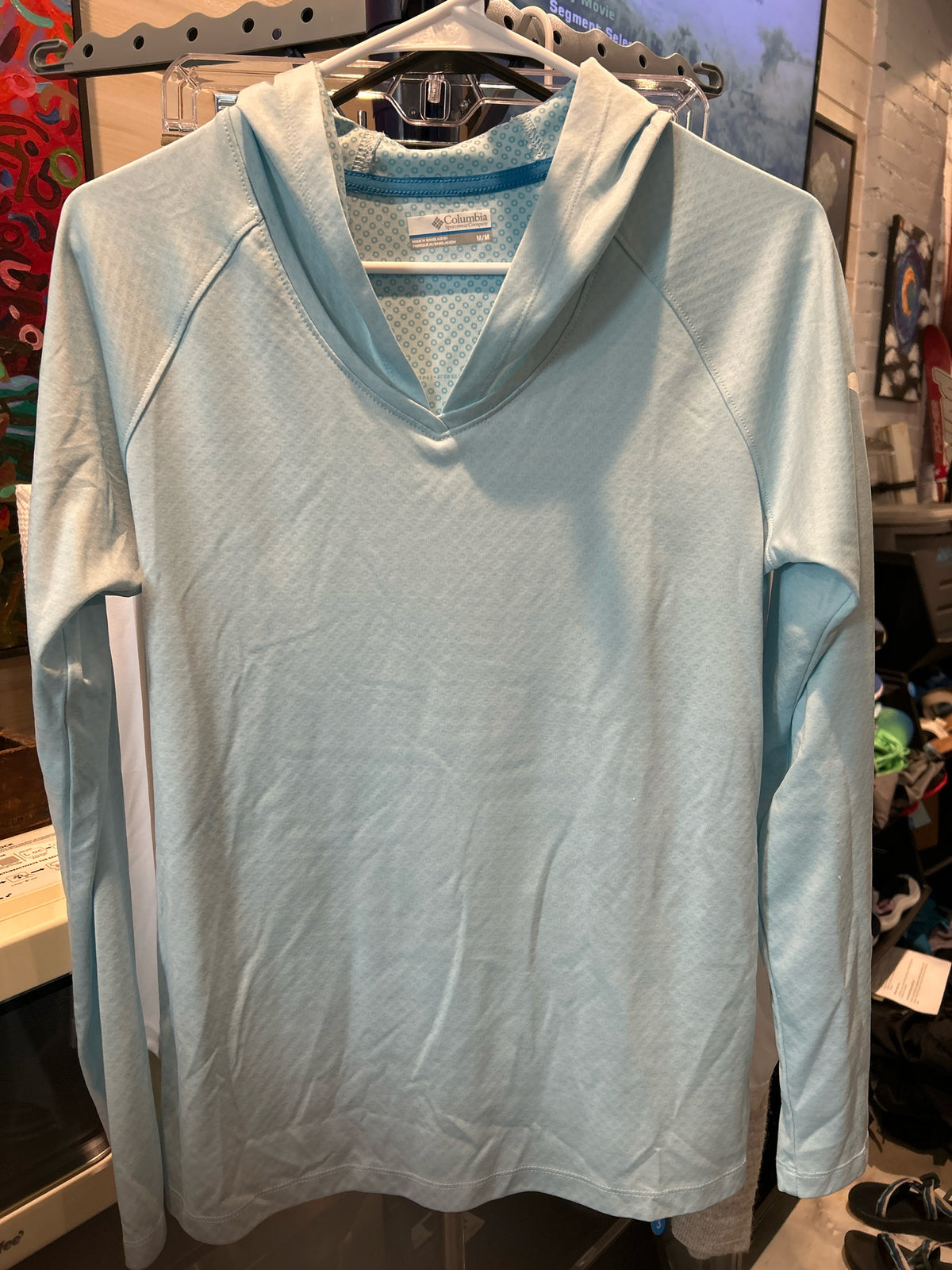 Size M Columbia Shirt