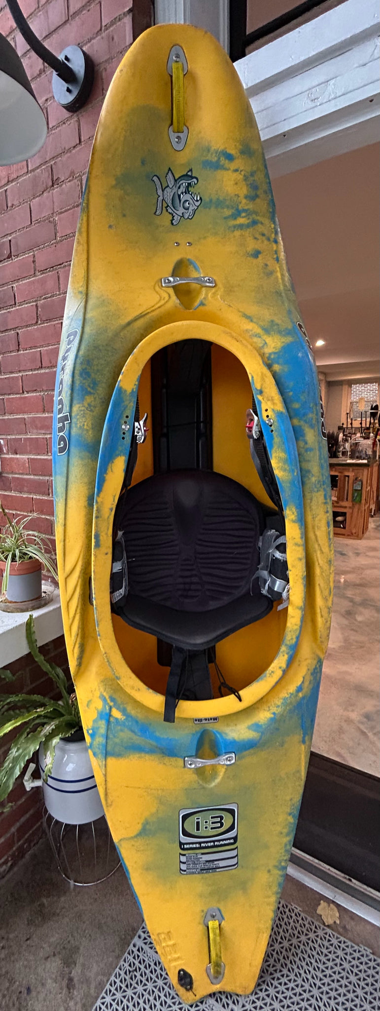 Pyranha Small i:3  kayak