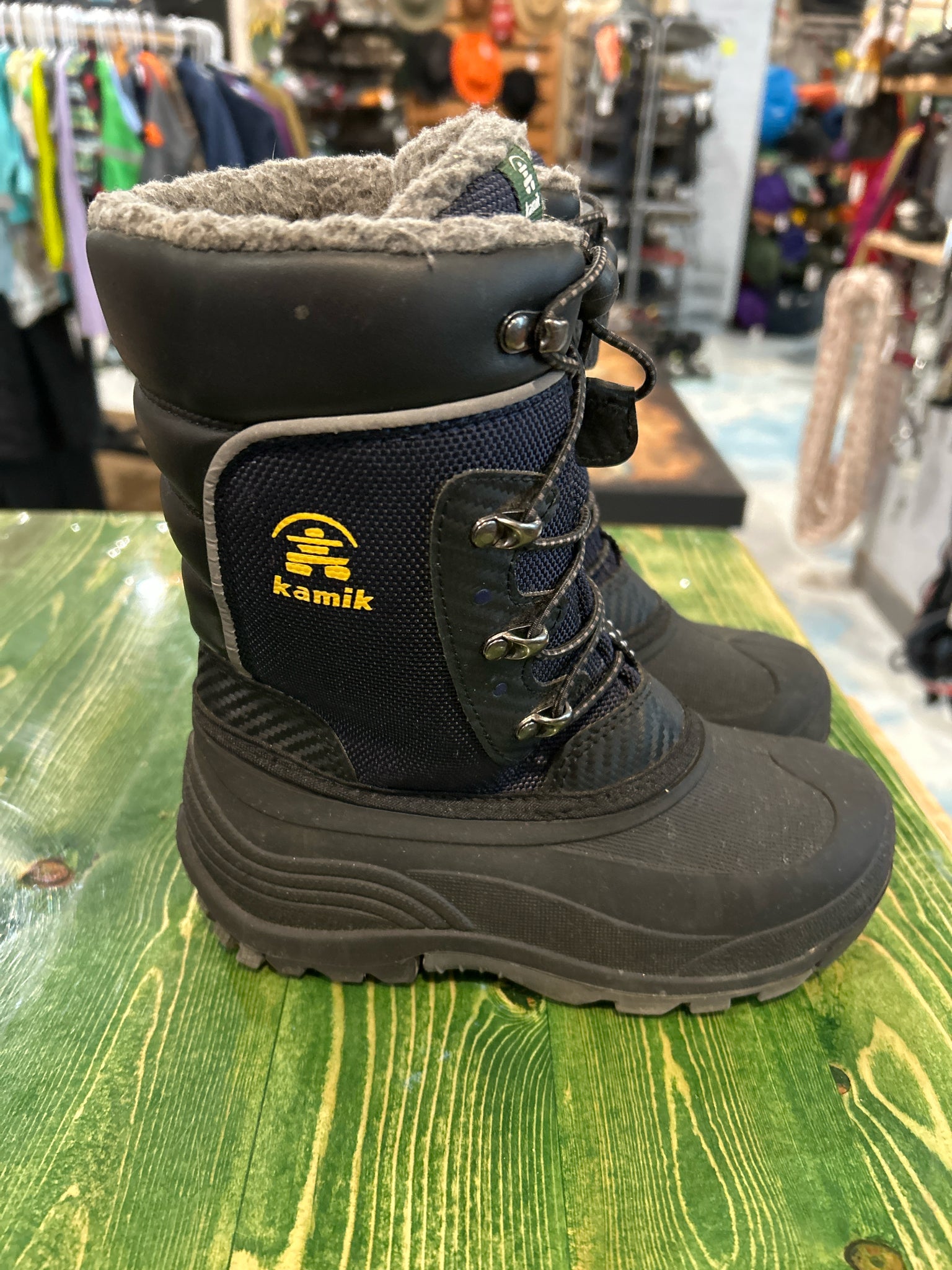 Kamik Size 2 Black Kids shoes